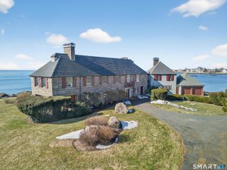 39 Vineyard Place, Guilford, CT 06437