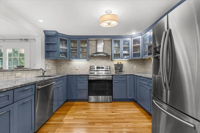 38 Hunnewell St, Needham, MA 02494