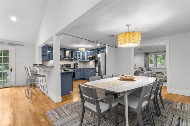 38 Hunnewell St, Needham, MA 02494