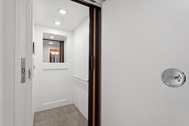 38 Hunnewell St, Needham, MA 02494