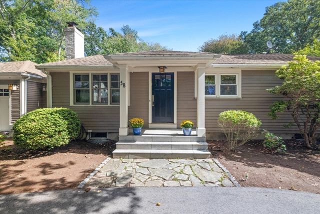 38 Hunnewell St, Needham, MA 02494