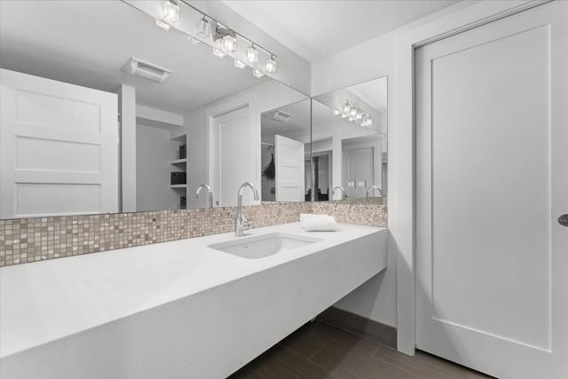 38 Hunnewell St, Needham, MA 02494