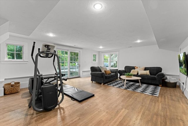 38 Hunnewell St, Needham, MA 02494