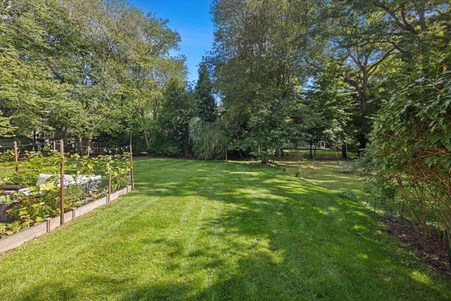 38 Hunnewell St, Needham, MA 02494