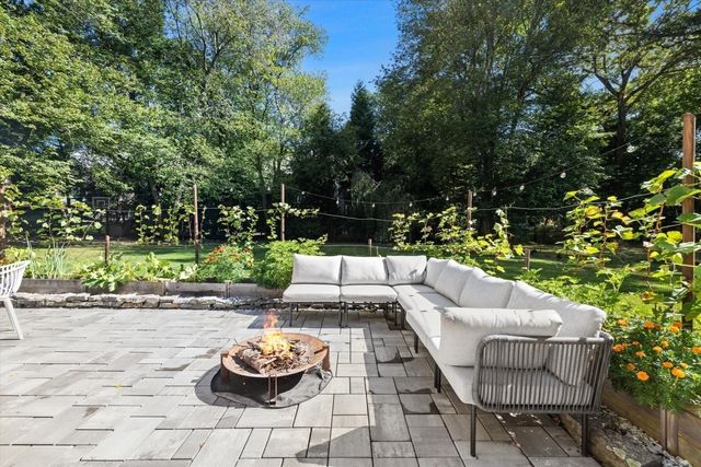 38 Hunnewell St, Needham, MA 02494