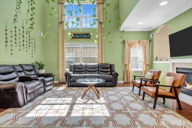 10 Nappa Court, Monroe, NJ 08831