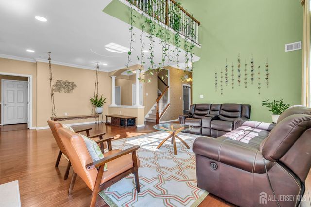 10 Nappa Court, Monroe, NJ 08831