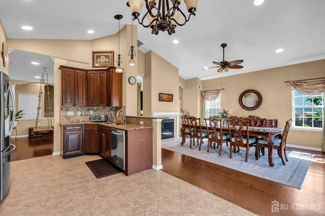 10 Nappa Court, Monroe, NJ 08831