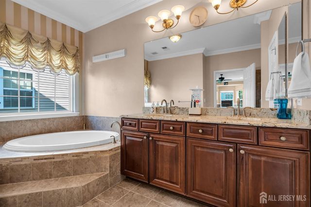 10 Nappa Court, Monroe, NJ 08831