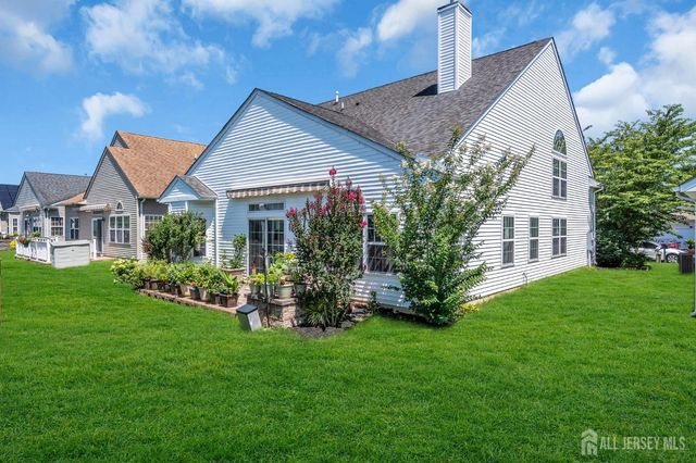 10 Nappa Court, Monroe, NJ 08831