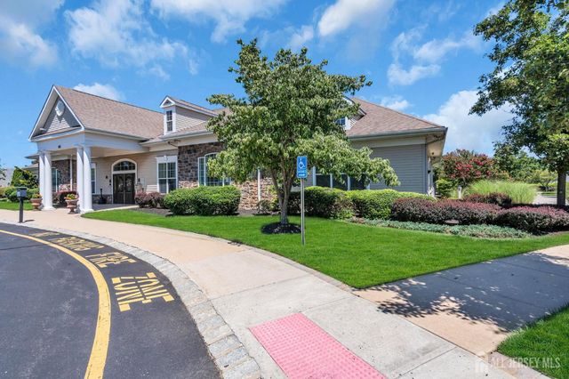 10 Nappa Court, Monroe, NJ 08831