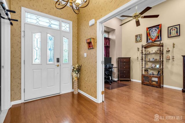 10 Nappa Court, Monroe, NJ 08831