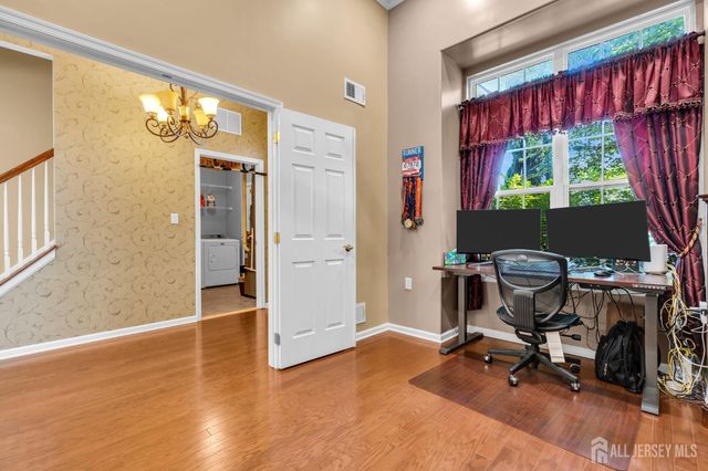 10 Nappa Court, Monroe, NJ 08831