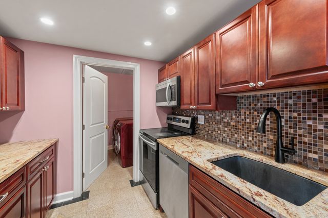 143 Hoyt Street APT 1A, Stamford, CT 06905