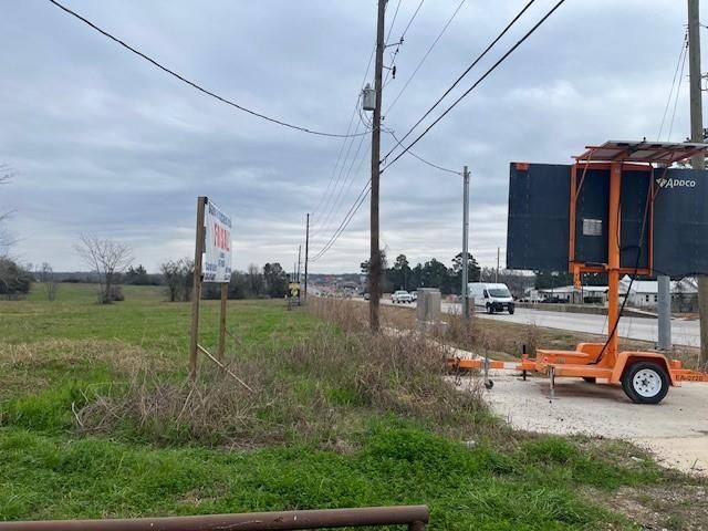 14212 Longstreet Road W, Willis, TX 77318