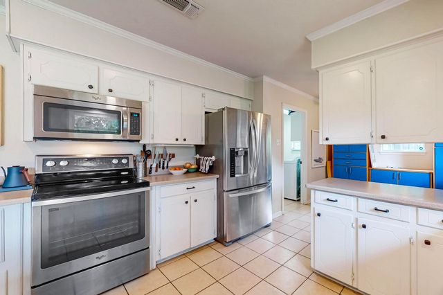 204 Cacti Drive, Lakeside, TX 76108