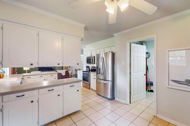 204 Cacti Drive, Lakeside, TX 76108