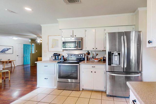 204 Cacti Drive, Lakeside, TX 76108