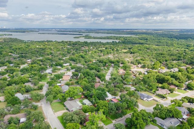 204 Cacti Drive, Lakeside, TX 76108