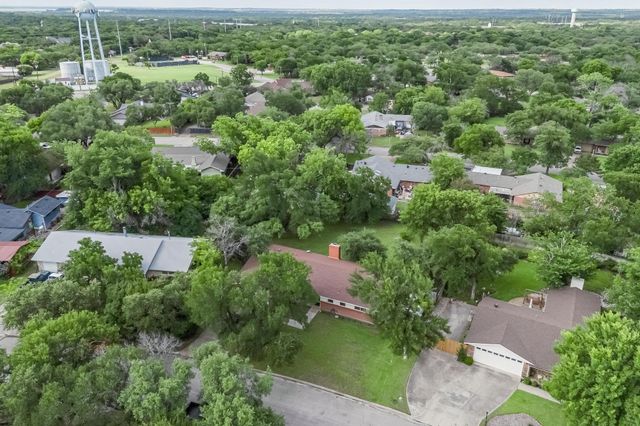 204 Cacti Drive, Lakeside, TX 76108