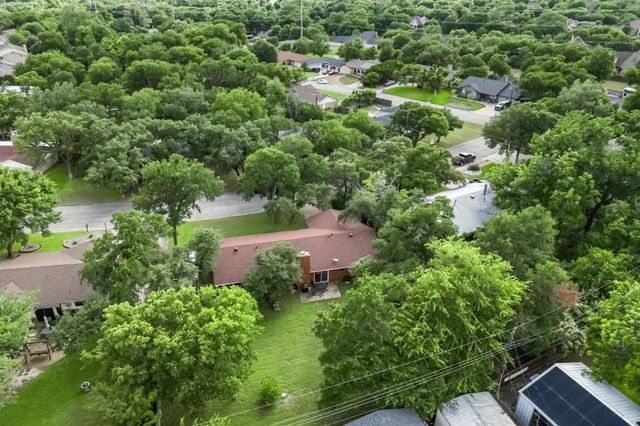 204 Cacti Drive, Lakeside, TX 76108