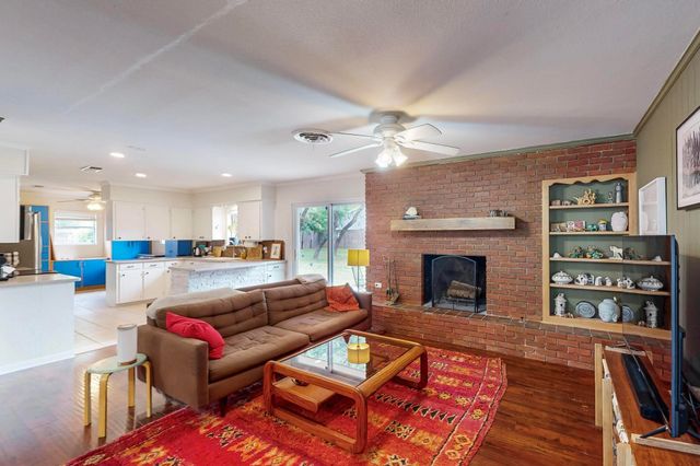 204 Cacti Drive, Lakeside, TX 76108