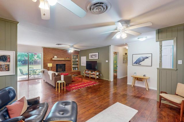 204 Cacti Drive, Lakeside, TX 76108