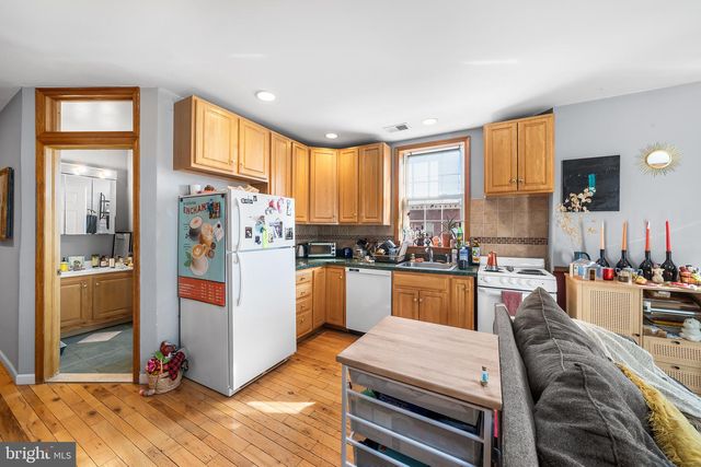 3000 W GIRARD AVE, Philadelphia, PA 19130