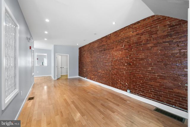 3000 W GIRARD AVE, Philadelphia, PA 19130