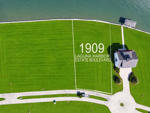 1909 Laguna Harbor Estate Boulevard, Port Bolivar, TX 77650