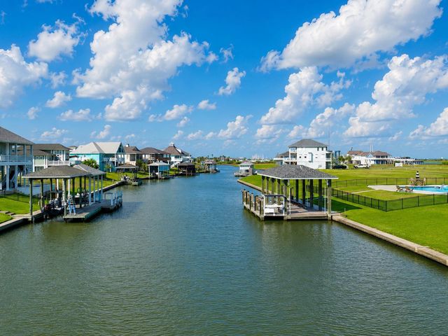 1909 Laguna Harbor Estate Boulevard, Port Bolivar, TX 77650