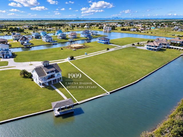 1909 Laguna Harbor Estate Boulevard, Port Bolivar, TX 77650