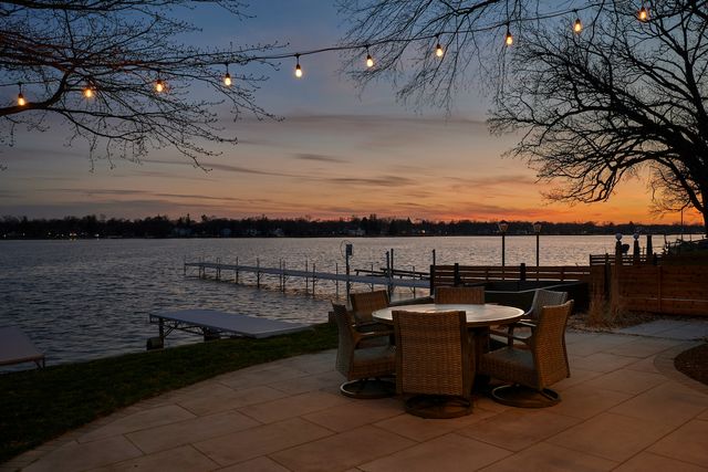 795 Oak Court, Crystal Lake, IL 60014