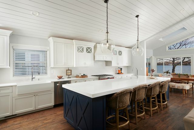 795 Oak Court, Crystal Lake, IL 60014