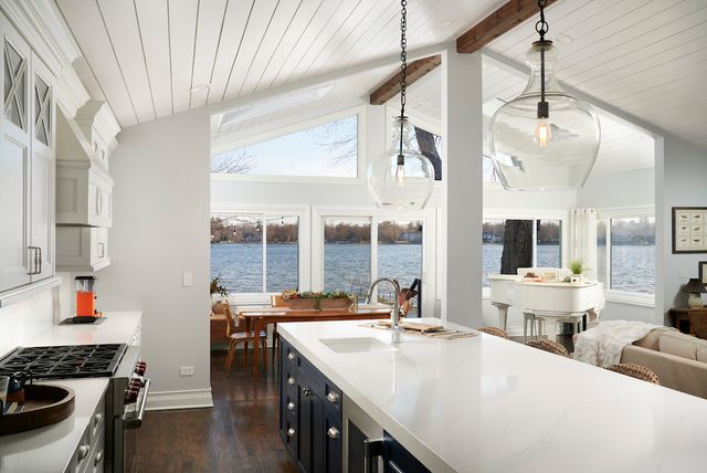 795 Oak Court, Crystal Lake, IL 60014