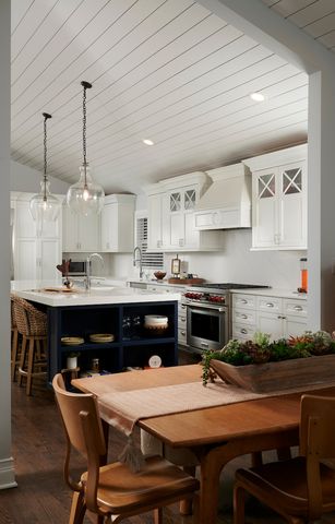 795 Oak Court, Crystal Lake, IL 60014