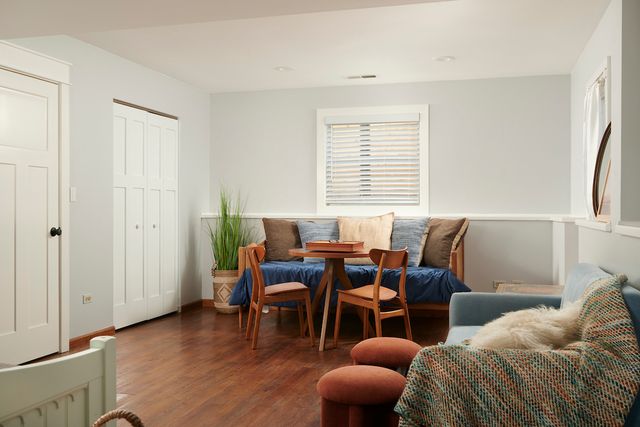 795 Oak Court, Crystal Lake, IL 60014