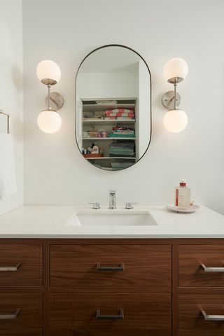 795 Oak Court, Crystal Lake, IL 60014