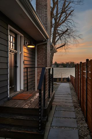 795 Oak Court, Crystal Lake, IL 60014