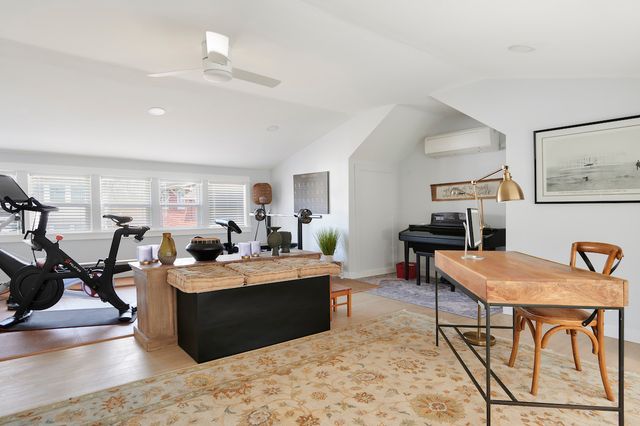 795 Oak Court, Crystal Lake, IL 60014