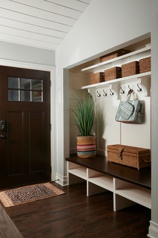 795 Oak Court, Crystal Lake, IL 60014