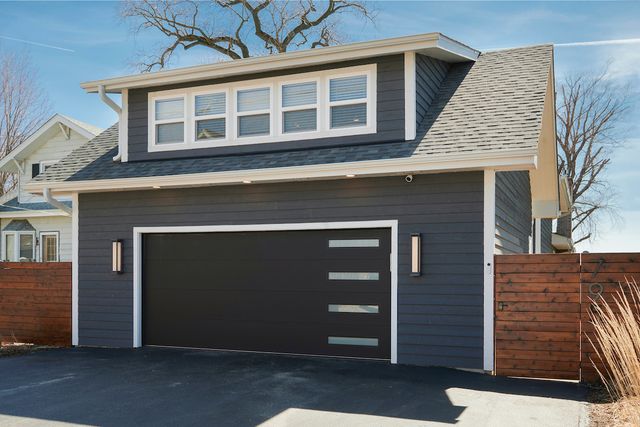 795 Oak Court, Crystal Lake, IL 60014