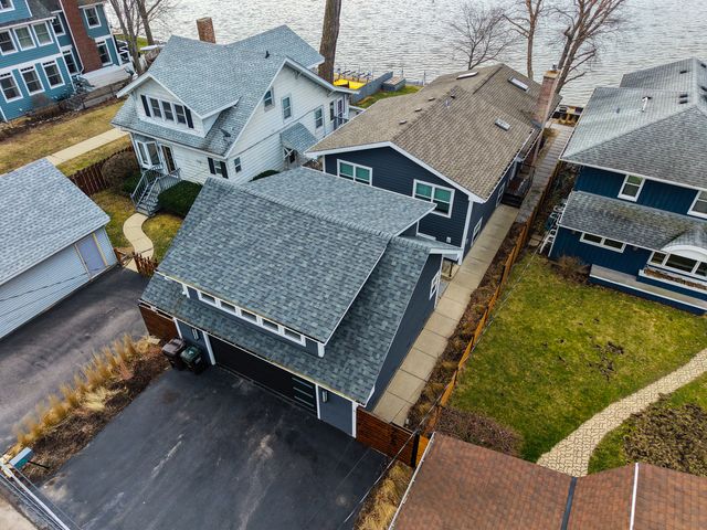 795 Oak Court, Crystal Lake, IL 60014