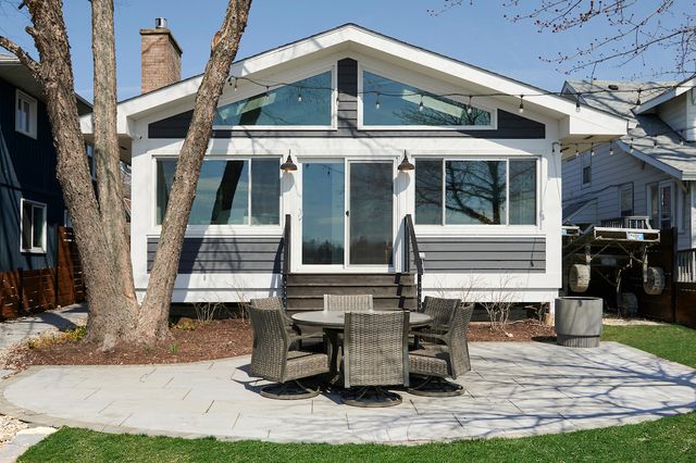 795 Oak Court, Crystal Lake, IL 60014