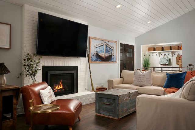 795 Oak Court, Crystal Lake, IL 60014