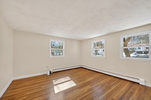 36 Allen Rd, Billerica, MA 01821