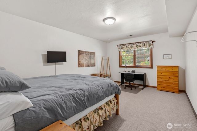 2706 Walnut Loop NW, Olympia, WA 98502