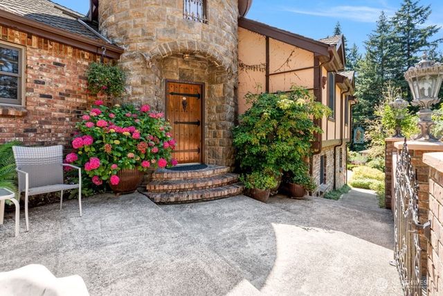 2706 Walnut Loop NW, Olympia, WA 98502