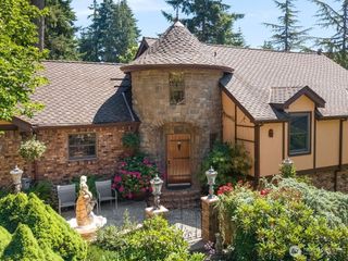 2706 Walnut Loop NW, Olympia, WA 98502
