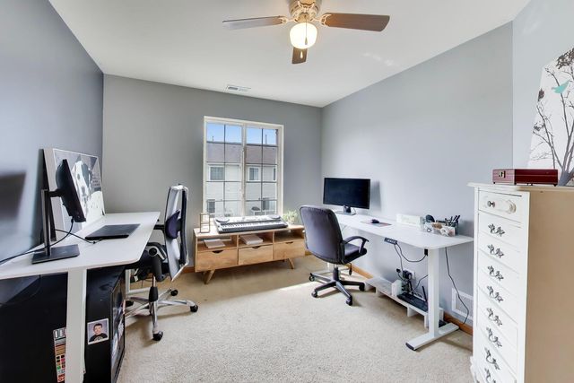 18 New Haven Drive 18, Cary, IL 60013